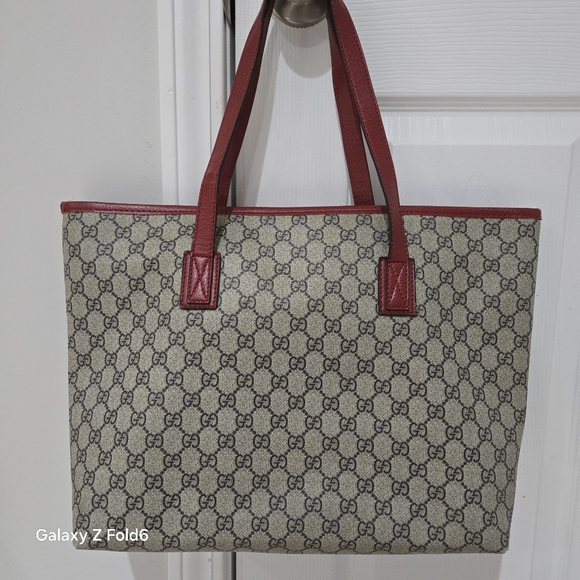 Gucci Supreme Controllato Monogram Zippered Tote Bag - Picture 10 of 10